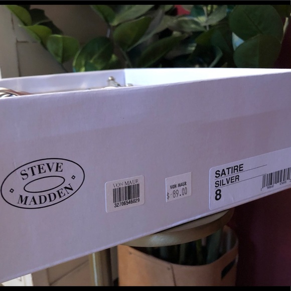 Steve Madden silver heels! - Picture 4 of 4